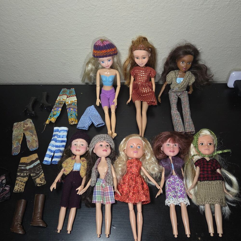 Vintage Bratz Make Under Tree Change Style Dolls + Clothes/Shoes/Feet - 8 Dolls